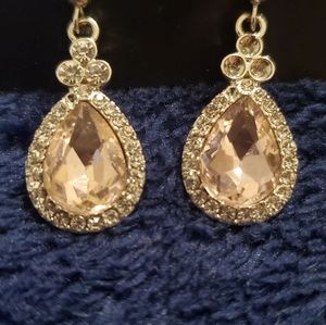 White Rhinestone Damgle Silver Earrings